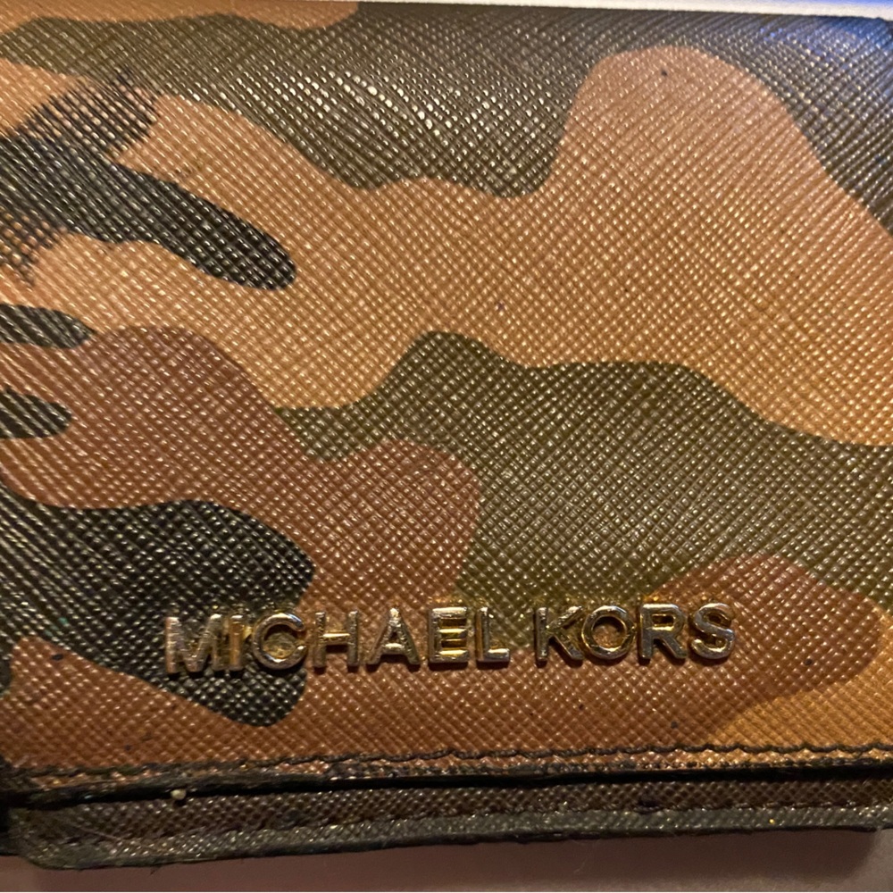 Michael Kors Army Wallet